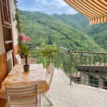 Private With Mountain View With Terrace In Medieval Village Apartment